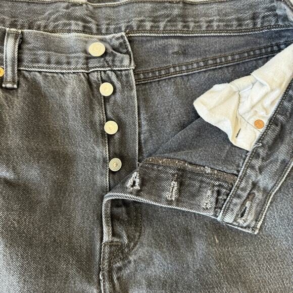 LEVI'S 501 Button Front Jeans Mens 38 Black Faded Grunge Streetwear - Picture 6 of 9